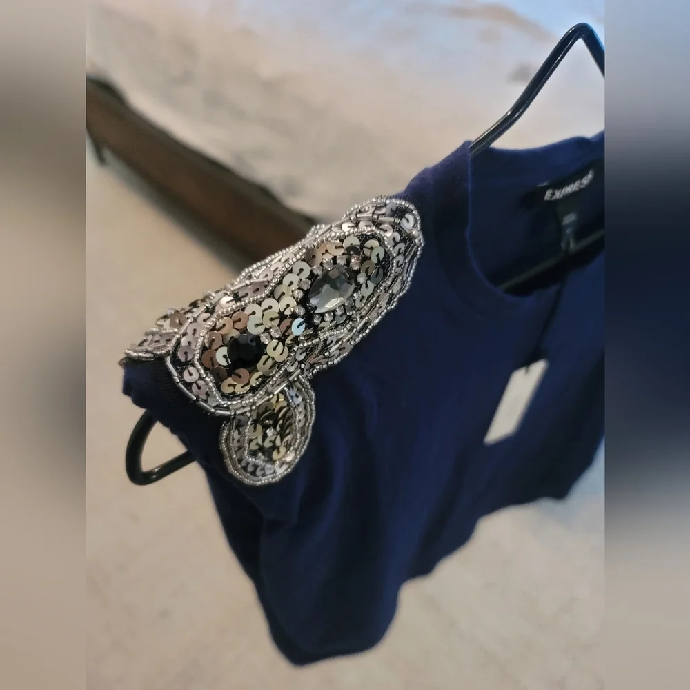 Embellished top - Picture 2 of 3